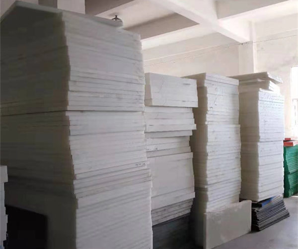 PP板在工廠運(yùn)用是因?yàn)槠潆娊^緣性